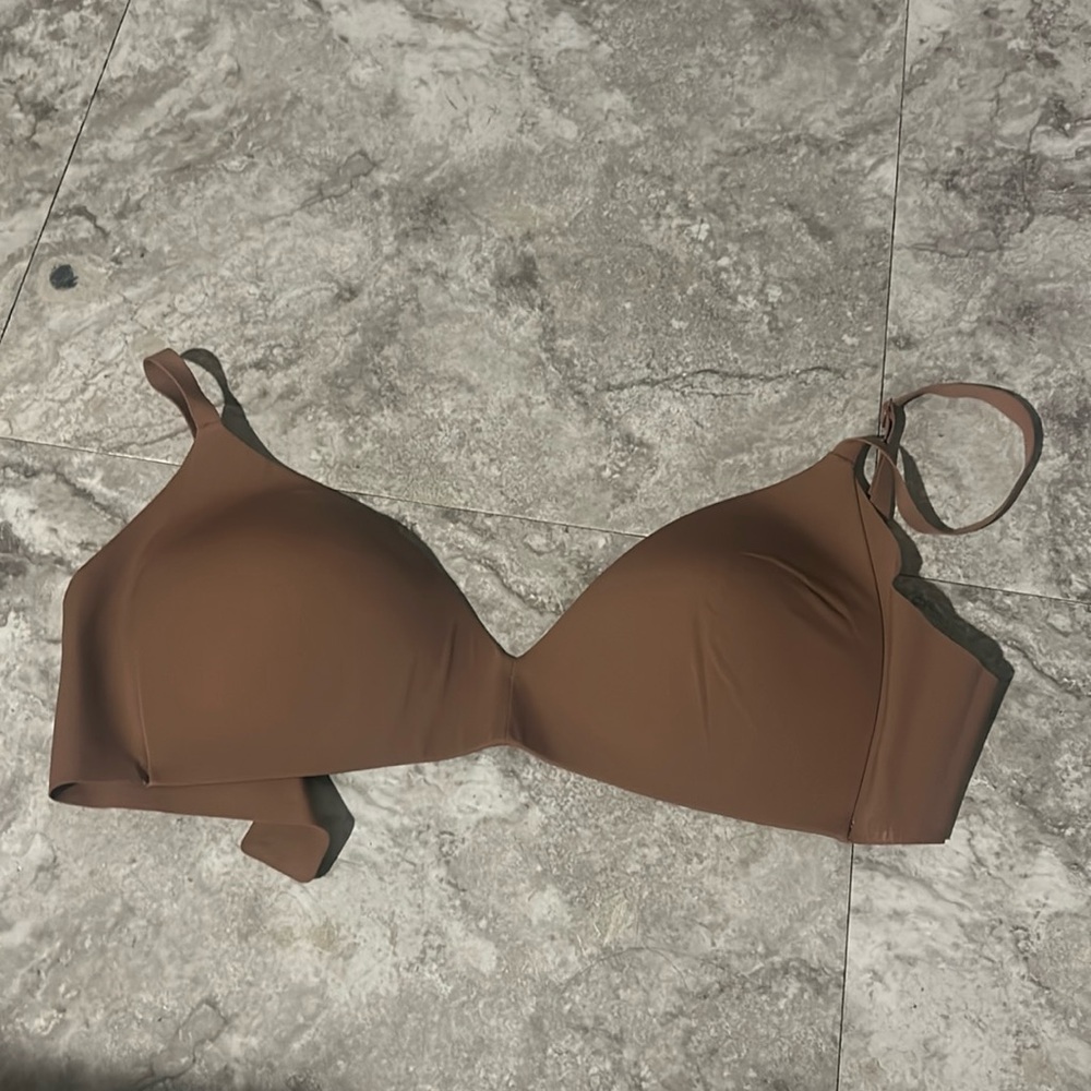 Lululemon bra c36 (great condition )